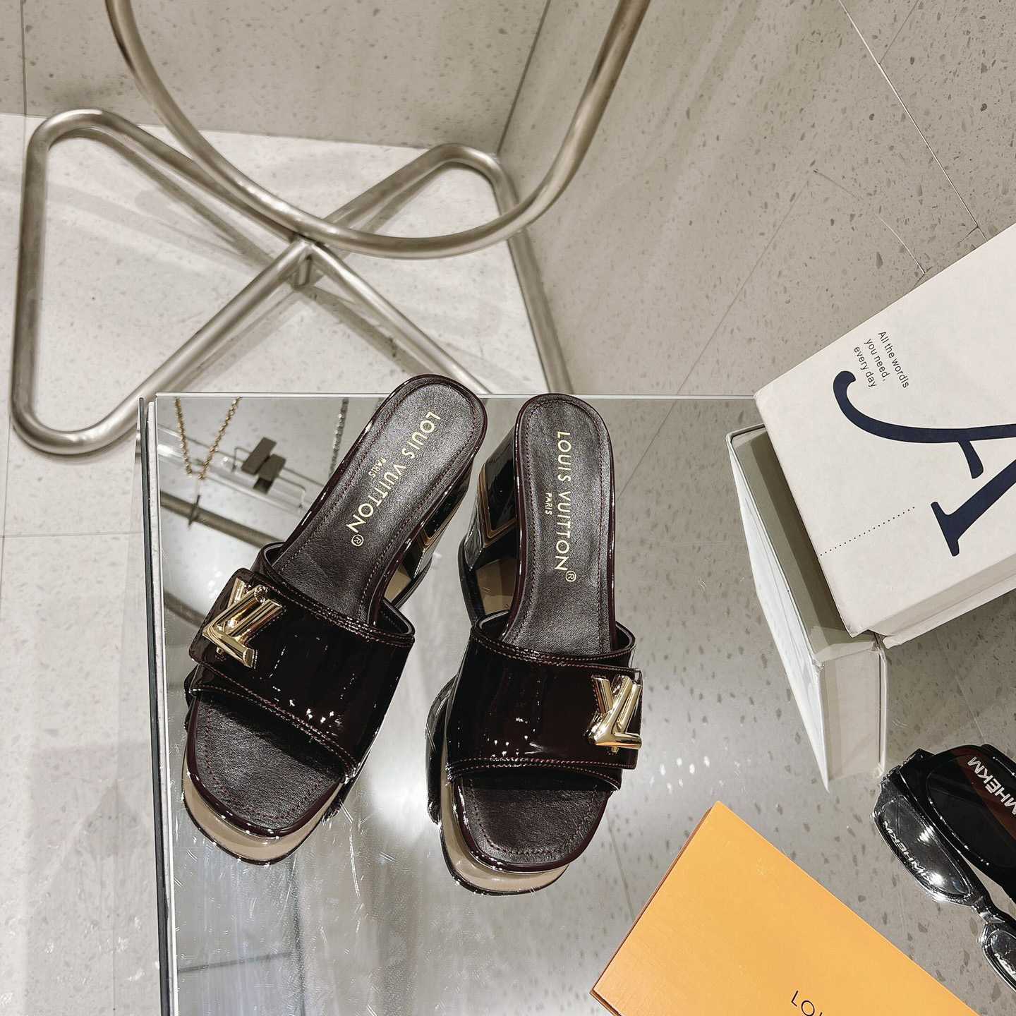 Louis Vuitton Shake Mule   1ABIDW - 