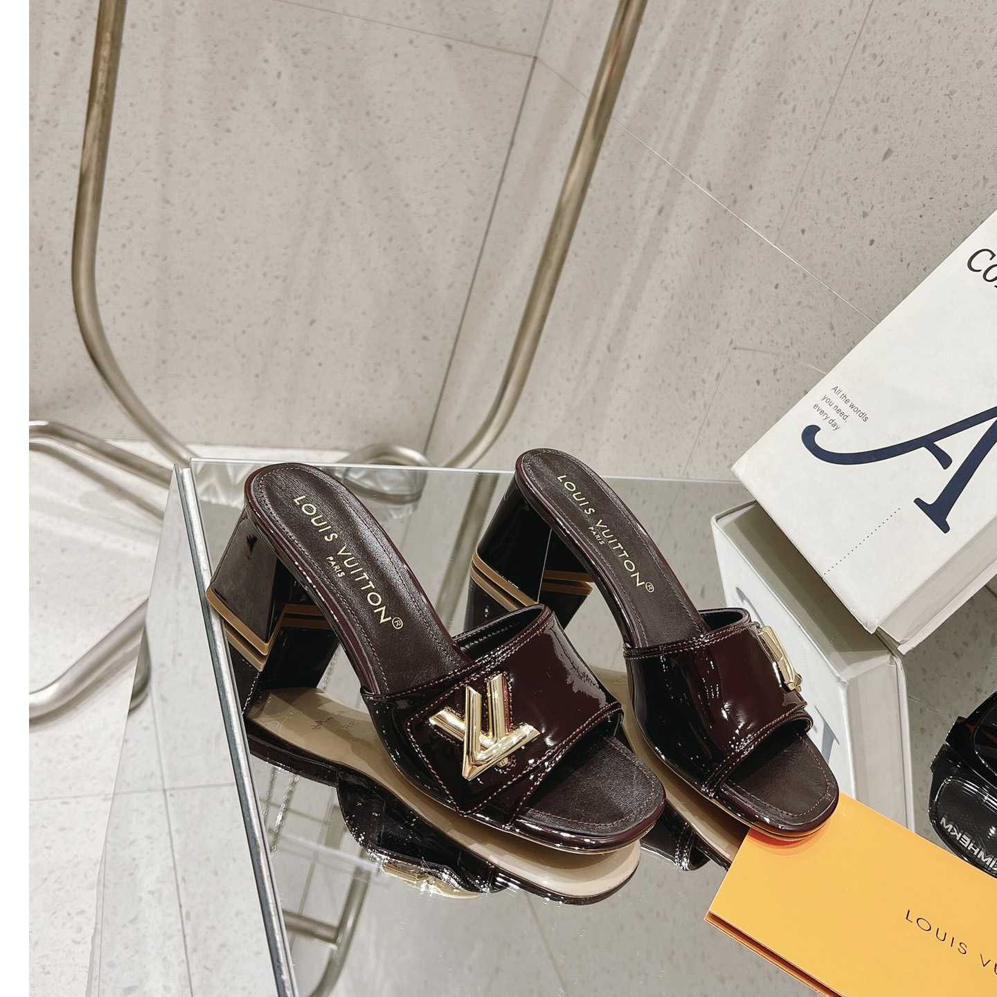 Louis Vuitton Shake Mule   1ABIDW - 