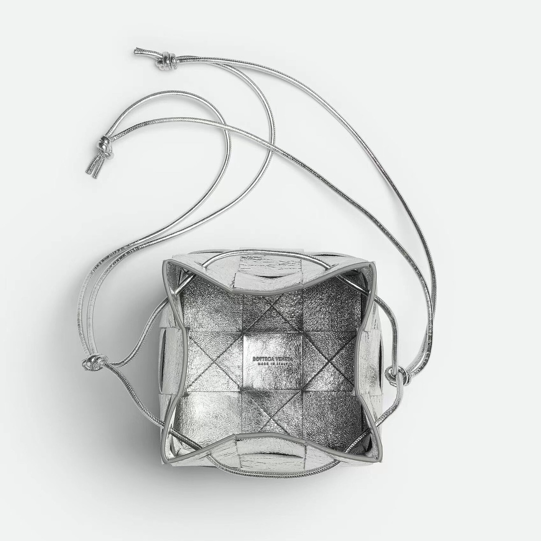 Bottega Veneta Small Cassette Cross-Body Bucket - 