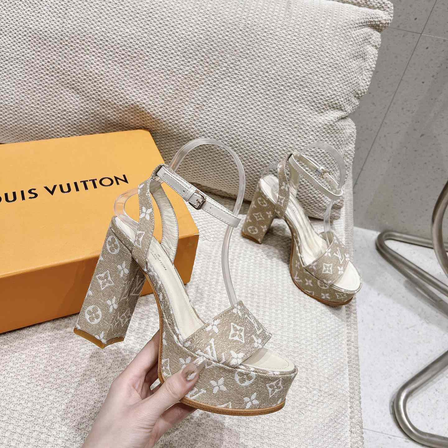 Louis Vuitton Fame Platform Sandal   1AAZCF - 