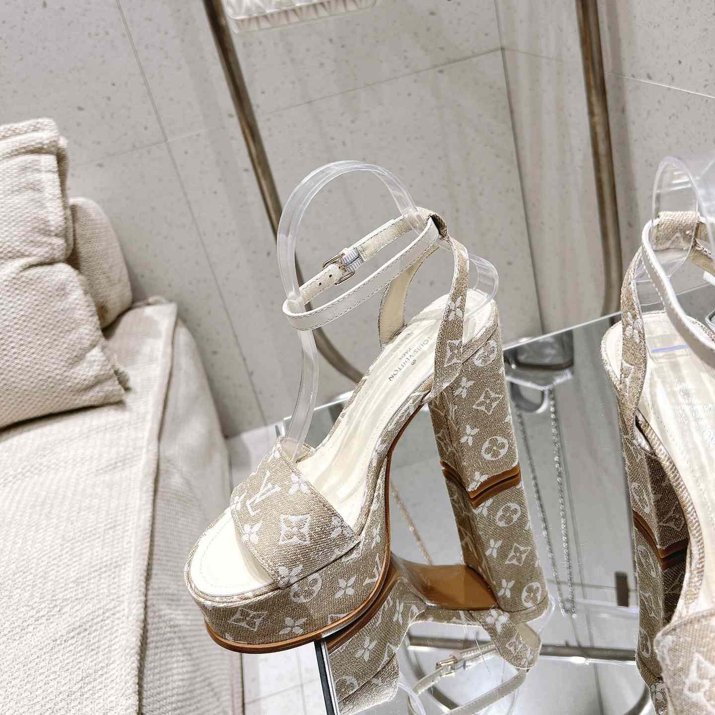 Louis Vuitton Fame Platform Sandal   1AAZCF - 