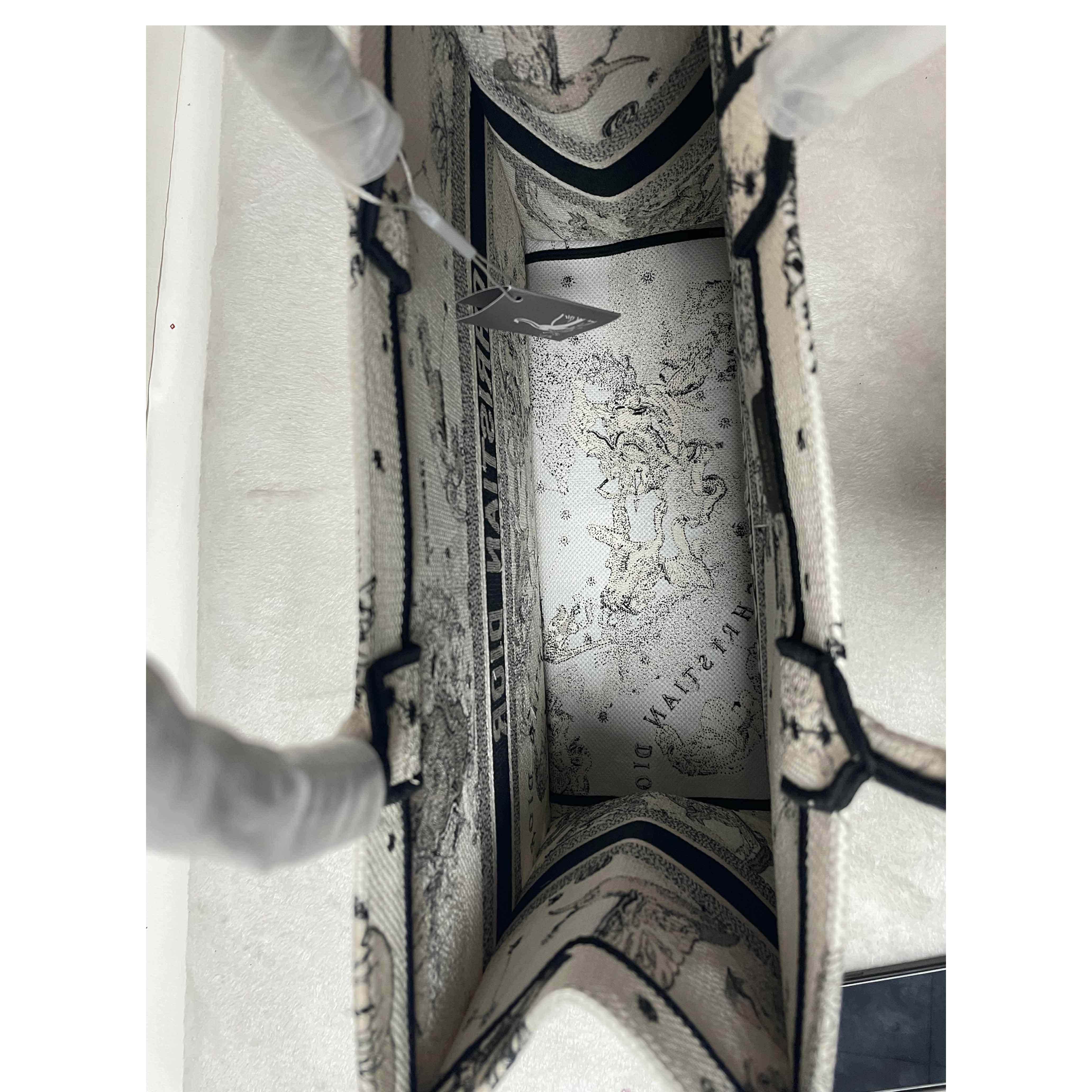 Dior Oblique Embroidered Book Tote(41.5-25-18cm) (50% Off Sale) pb139 - DesignerGu