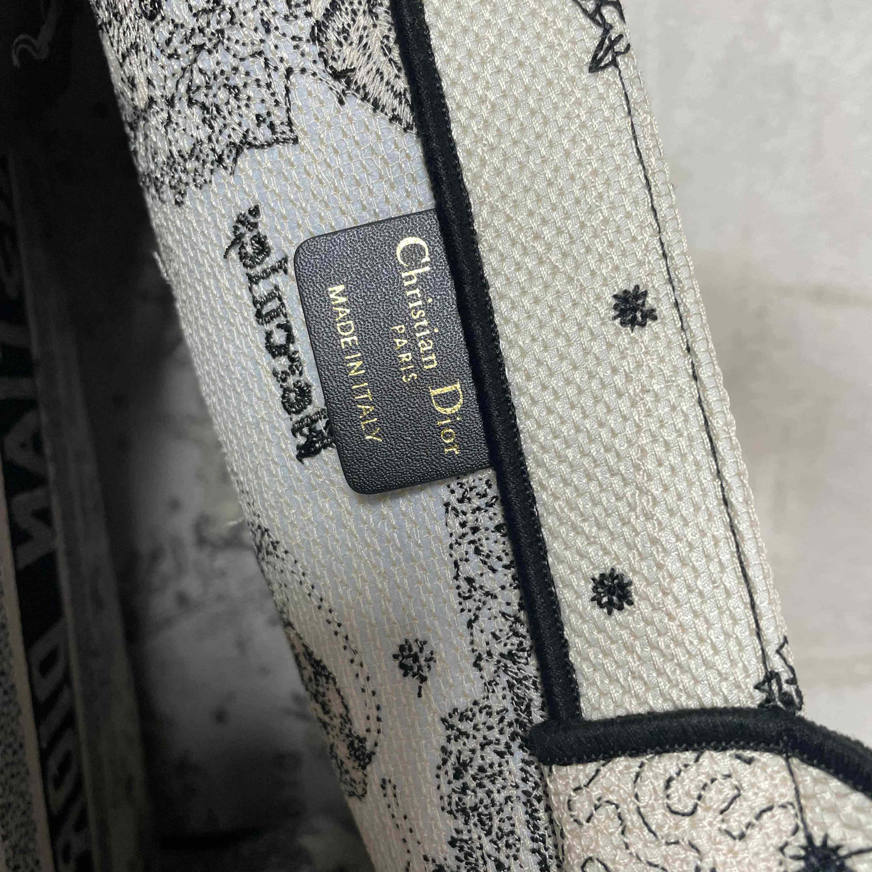 Dior Oblique Embroidered Book Tote(41.5-25-18cm) (50% Off Sale) pb139 - DesignerGu