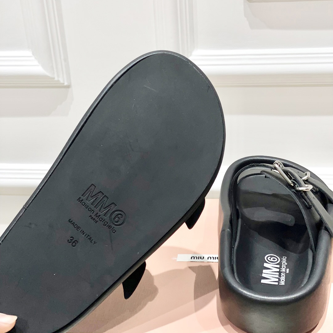 Maison Margiela MM6 Buckle-strap Leather Sandals - 