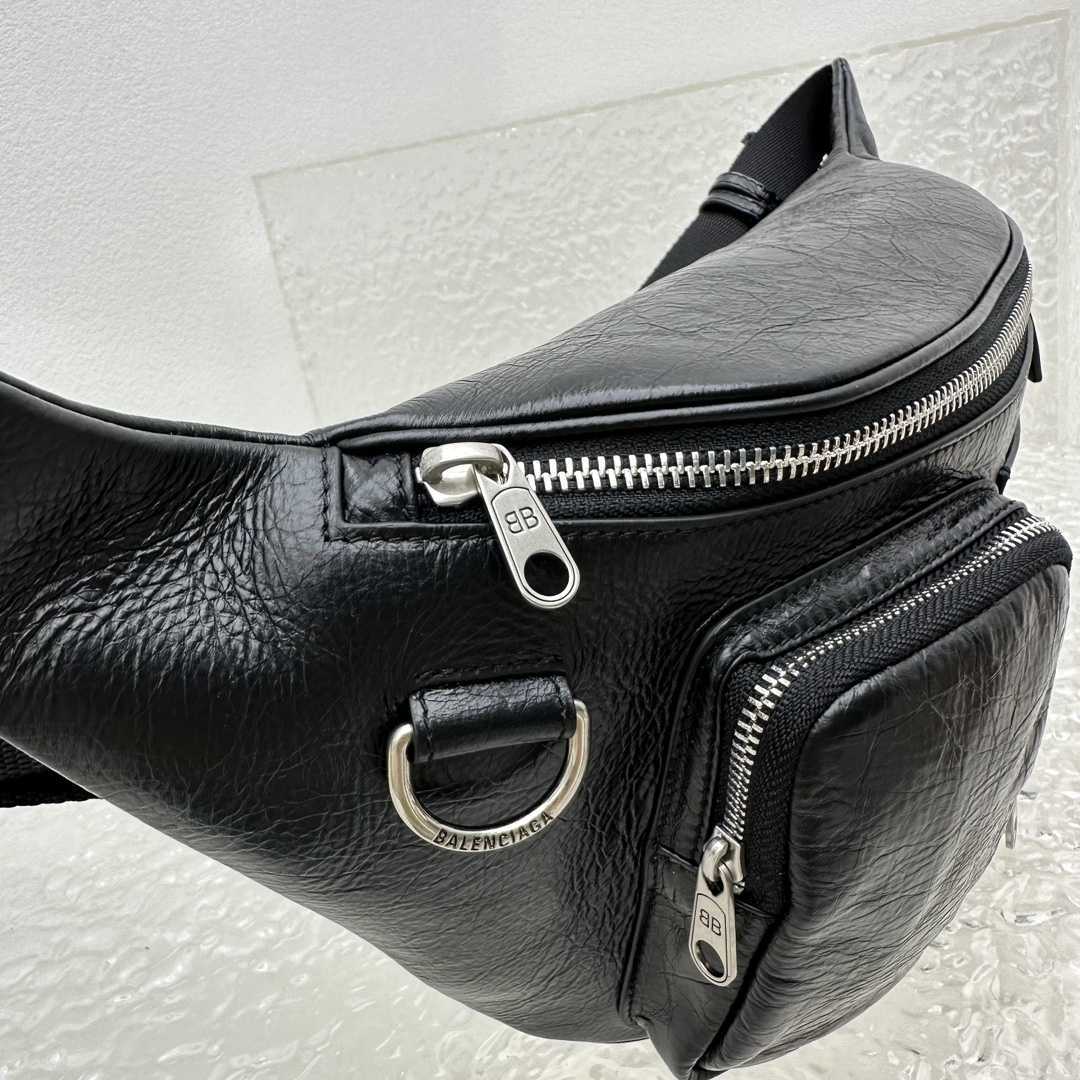 Balenciaga Superbusy Beltpack In Black - 