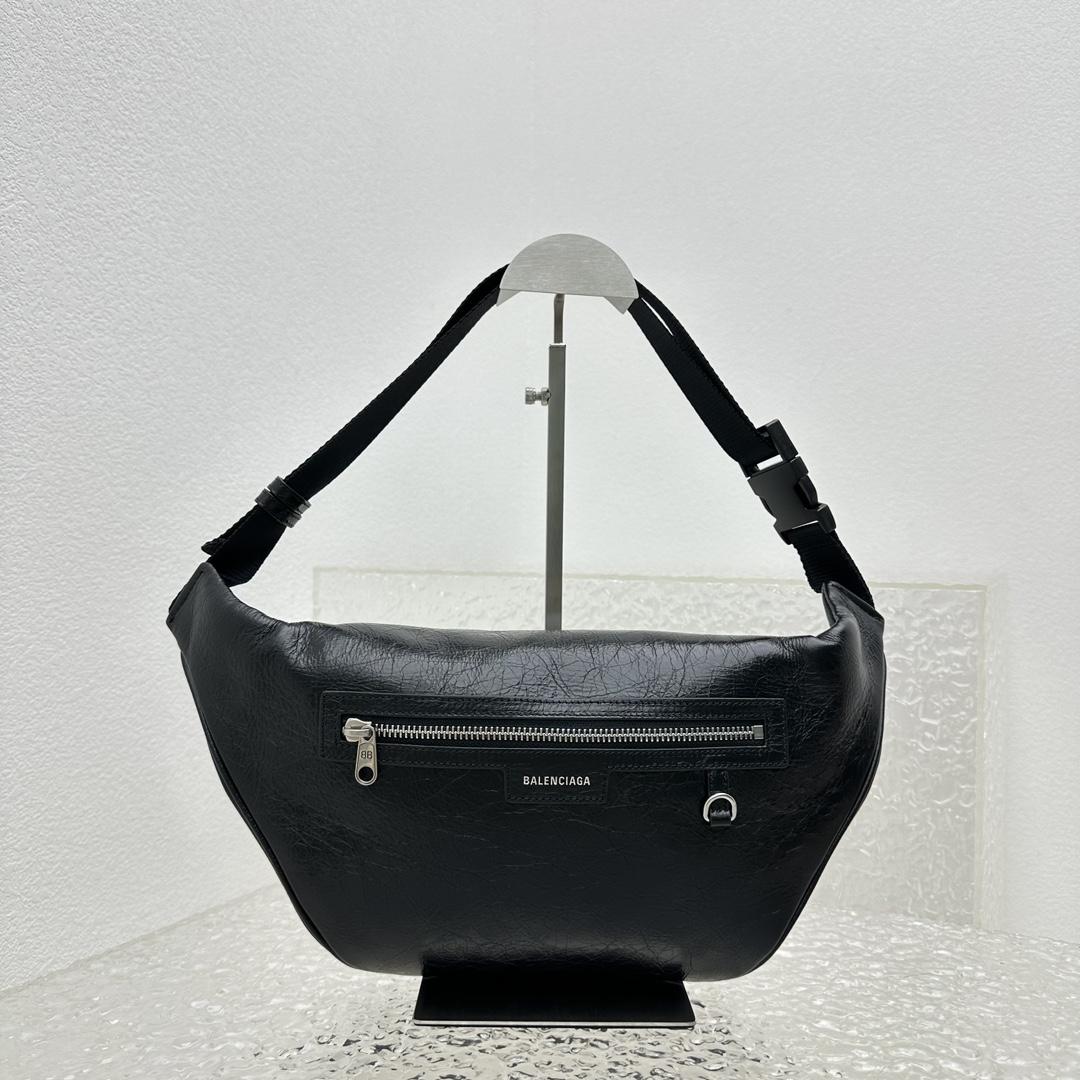 Balenciaga Superbusy Beltpack In Black - 