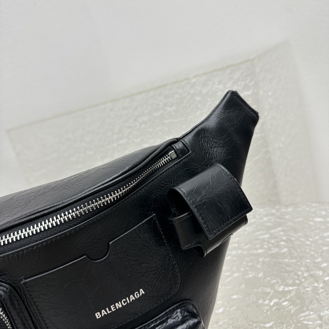 Balenciaga Superbusy Beltpack In Black - 