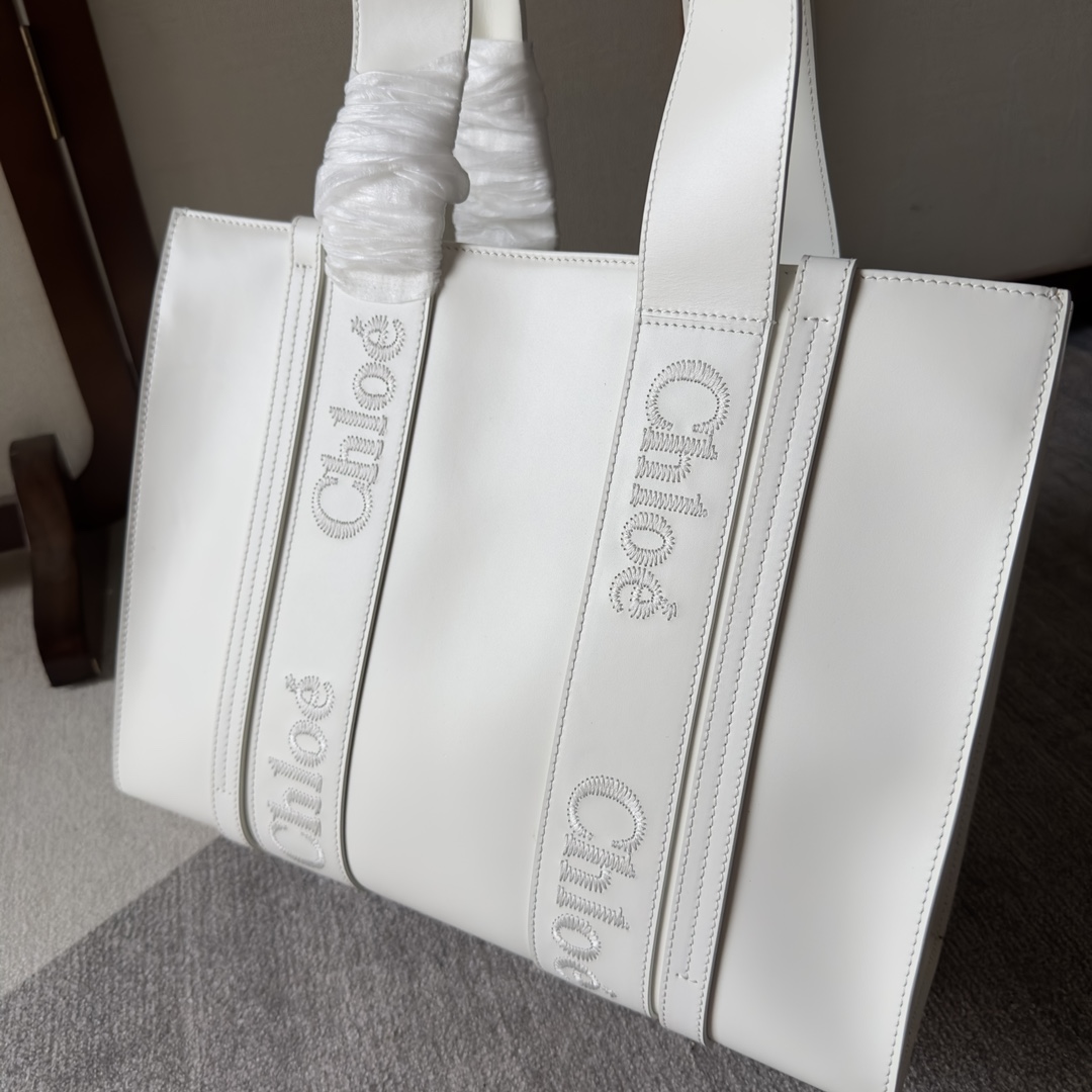 Chloe Medium Woody Tote Bag - 