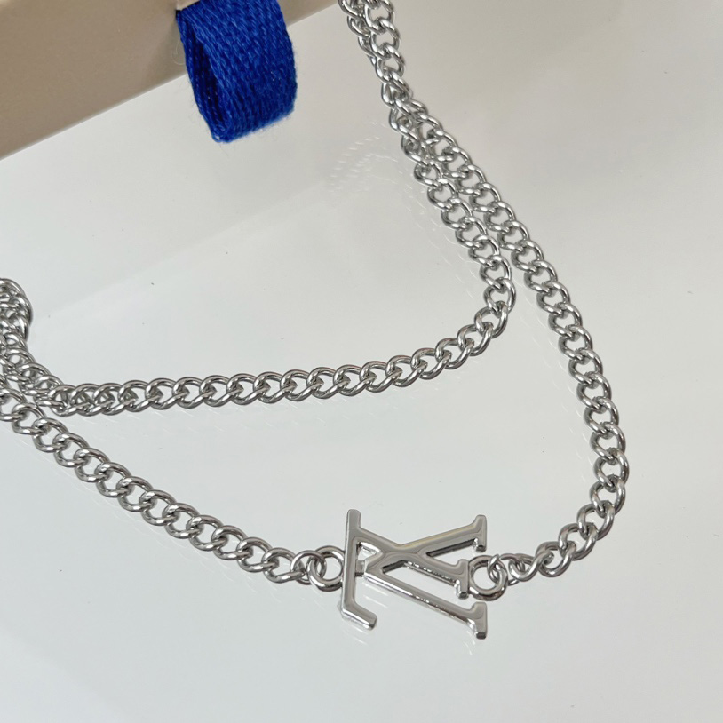 Louis Vuitton LV Paperplane Necklace      M01034 - 