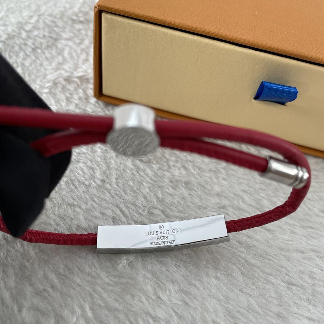 Louis Vuitton Clip It Bracelet     M8120E - 