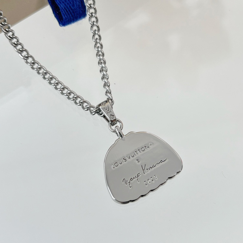 Louis Vuitton LV x YK Pumpkin Pendant    M01099 - 