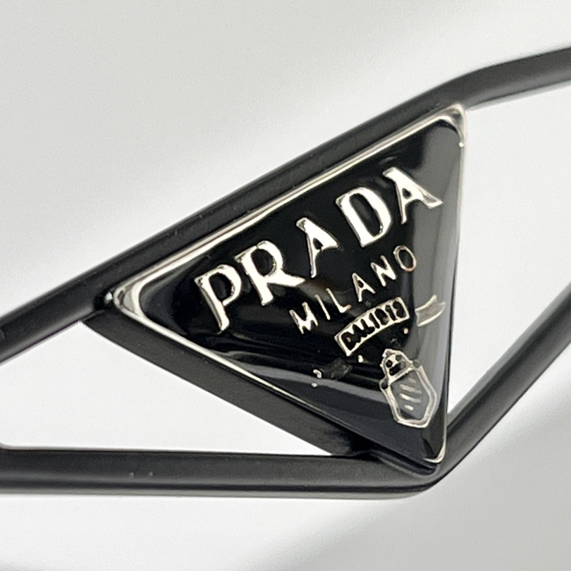 Prada Symbole sunglasses    SPR50zs - 