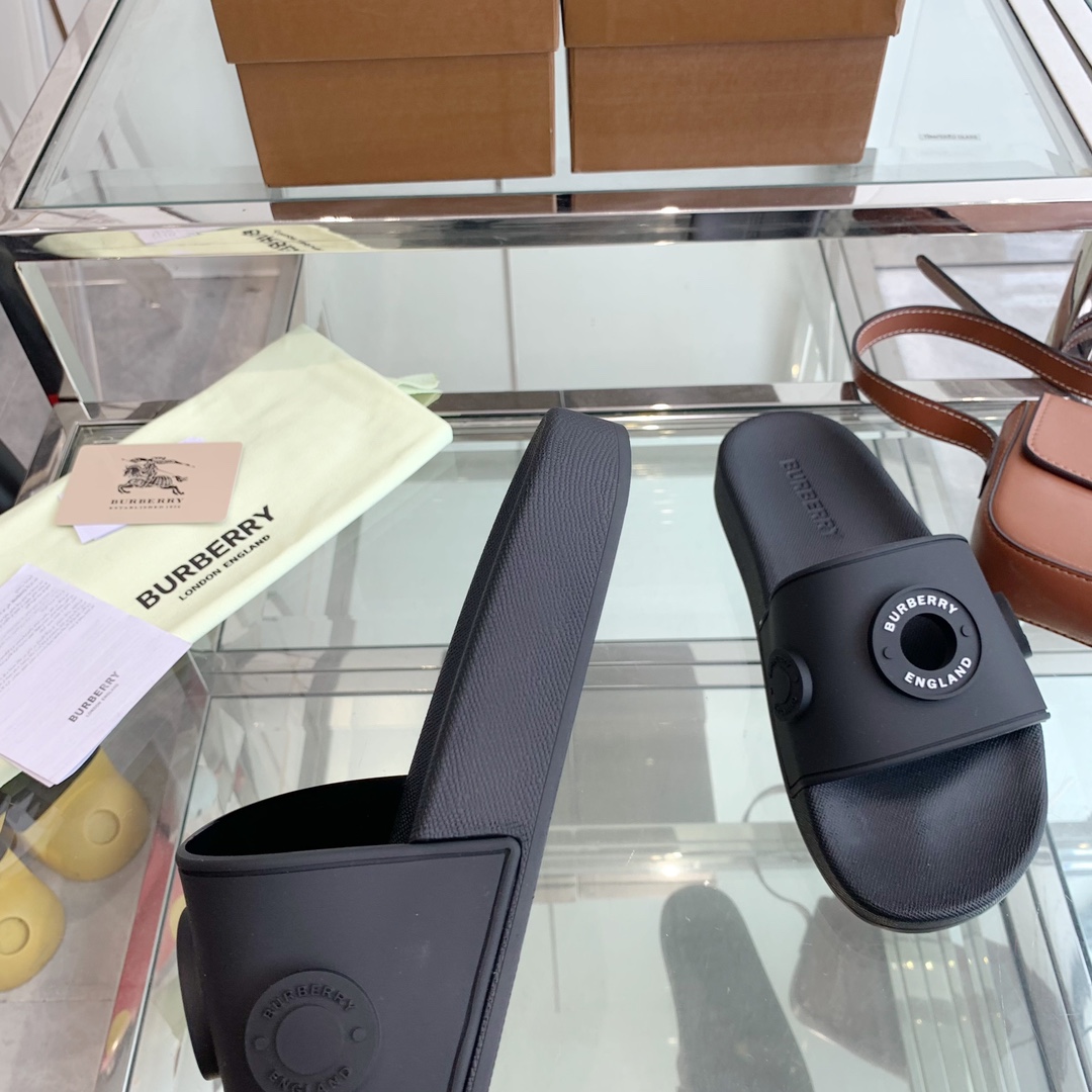 Burberry Eyelet Rubber Slide - 