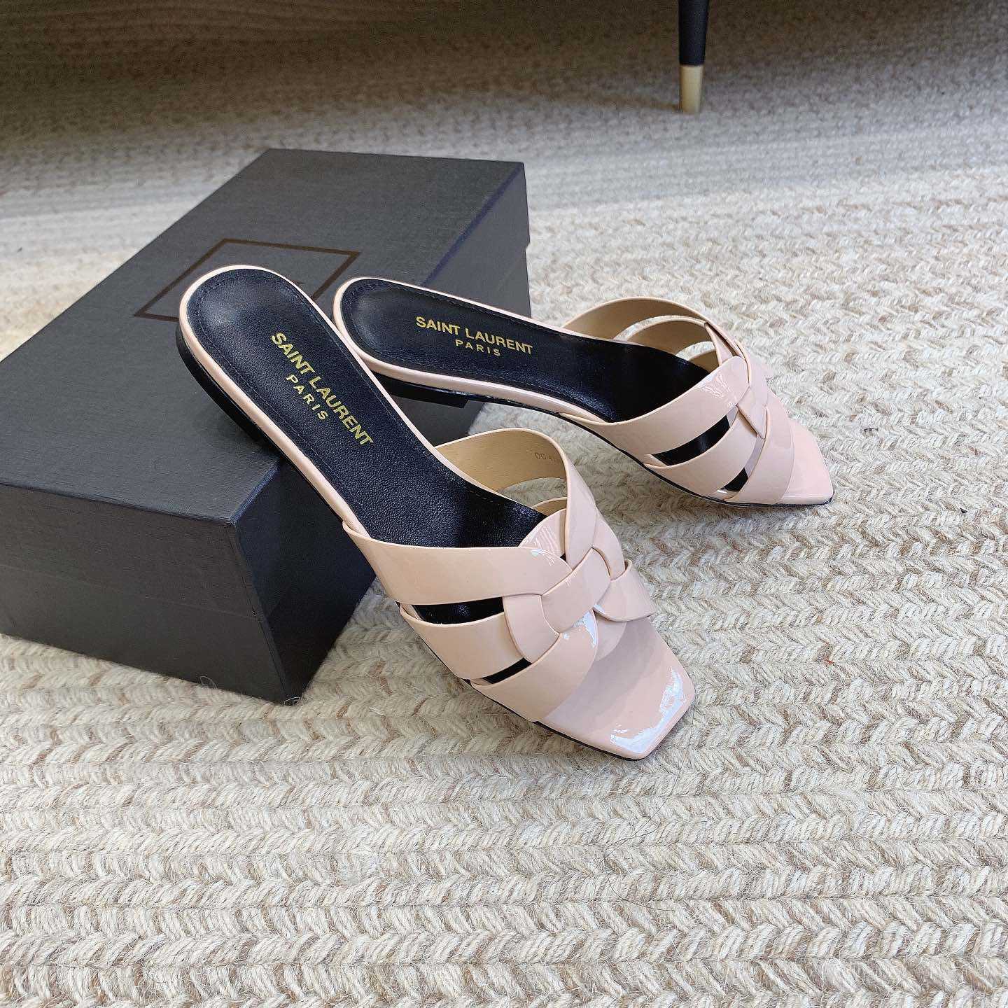 Saint Laurent Tribute Flat Sandals - 