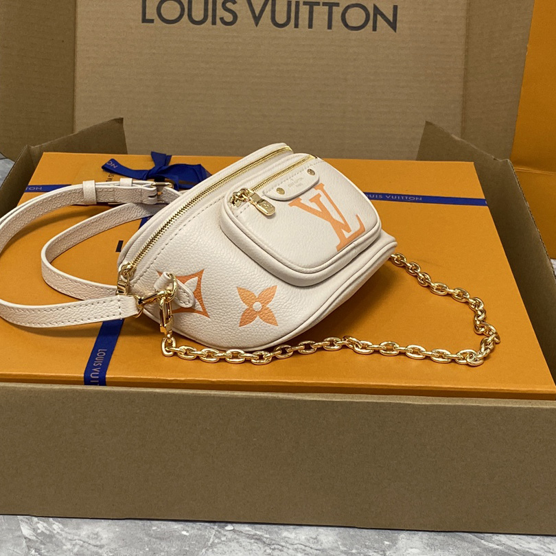 Louis Vuitton Mini Bumbag (17x12x9.5cm)      M82208 - 