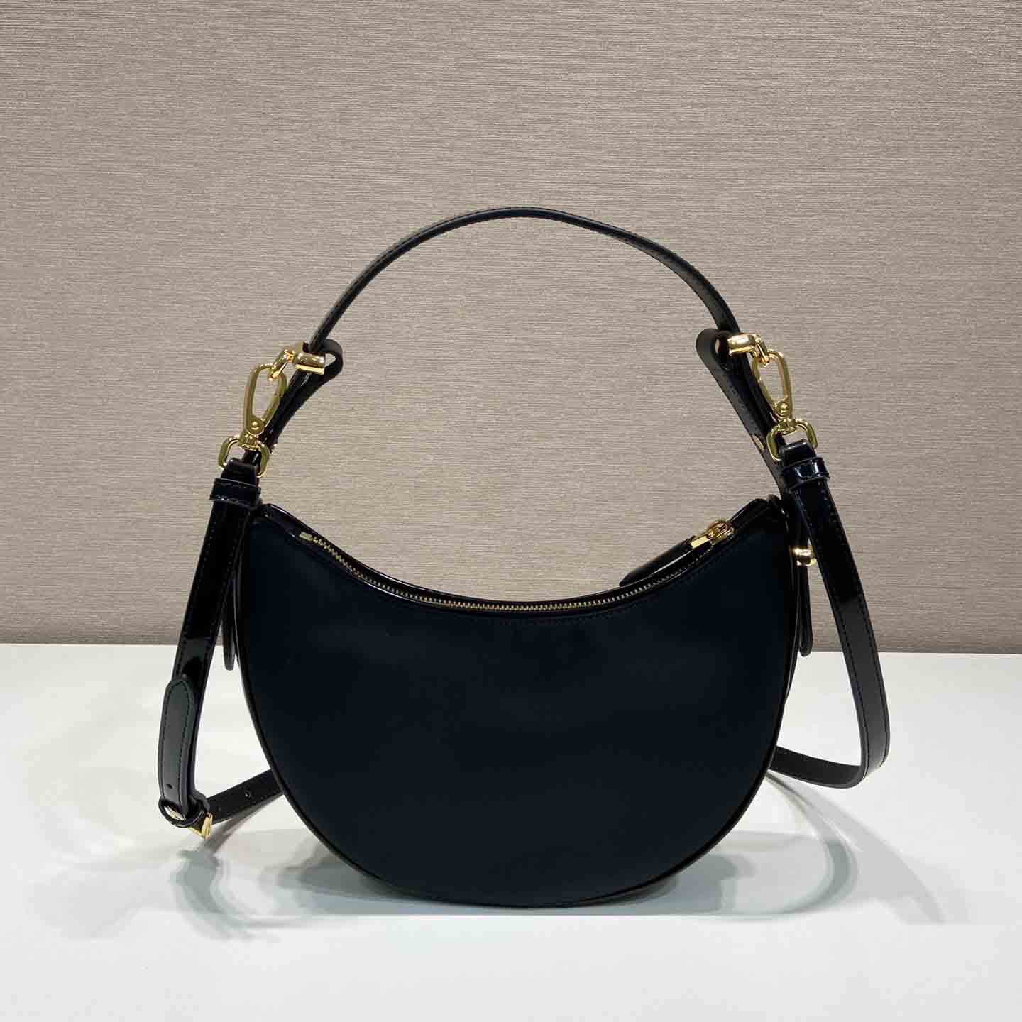 Prada Arqué Re-Nylon And Brushed Leather Shoulder Bag - 