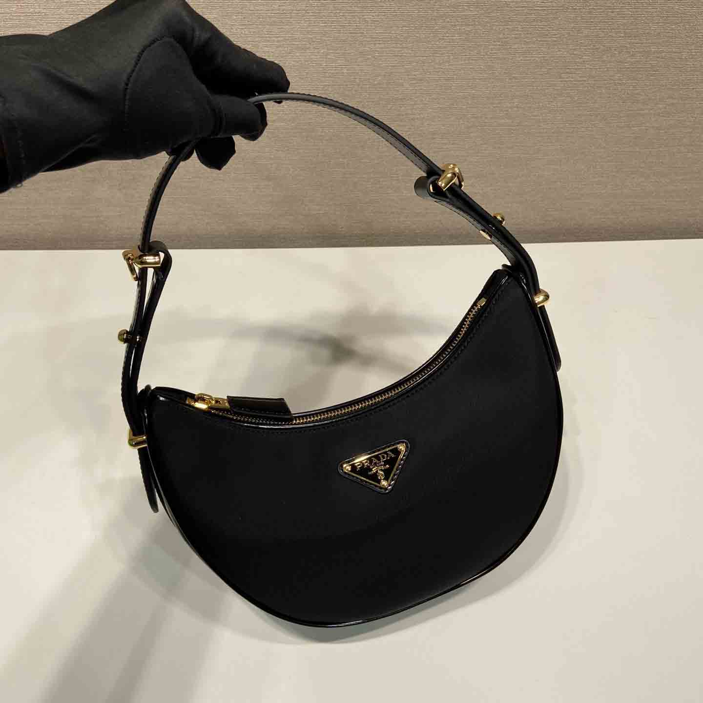 Prada Arqué Re-Nylon And Brushed Leather Shoulder Bag - 