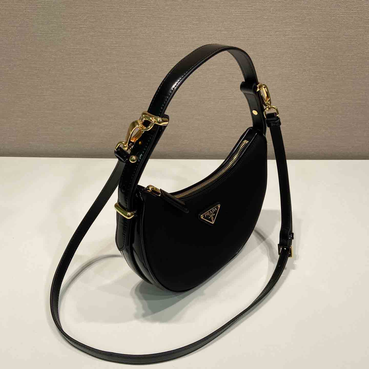 Prada Arqué Re-Nylon And Brushed Leather Shoulder Bag - 