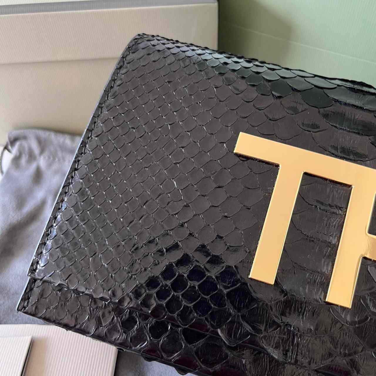 Tom Ford Leather TF Bag (21-13-6cm) - 