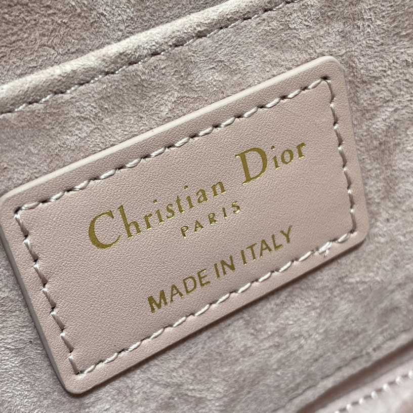 Dior Small 30 Montaigne Avenue Bag - 