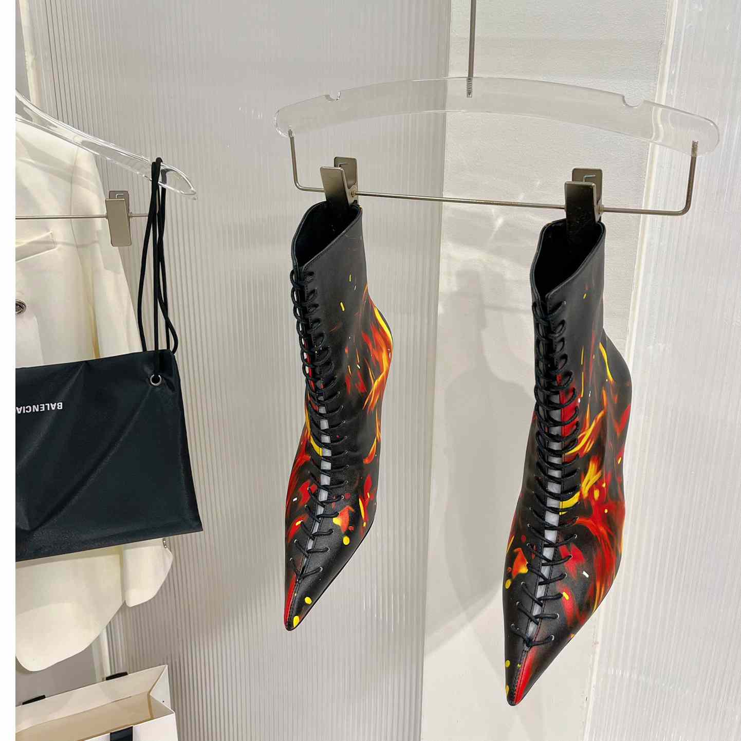 Balmain Uria Ankle Boots In Fire Print Leather - 