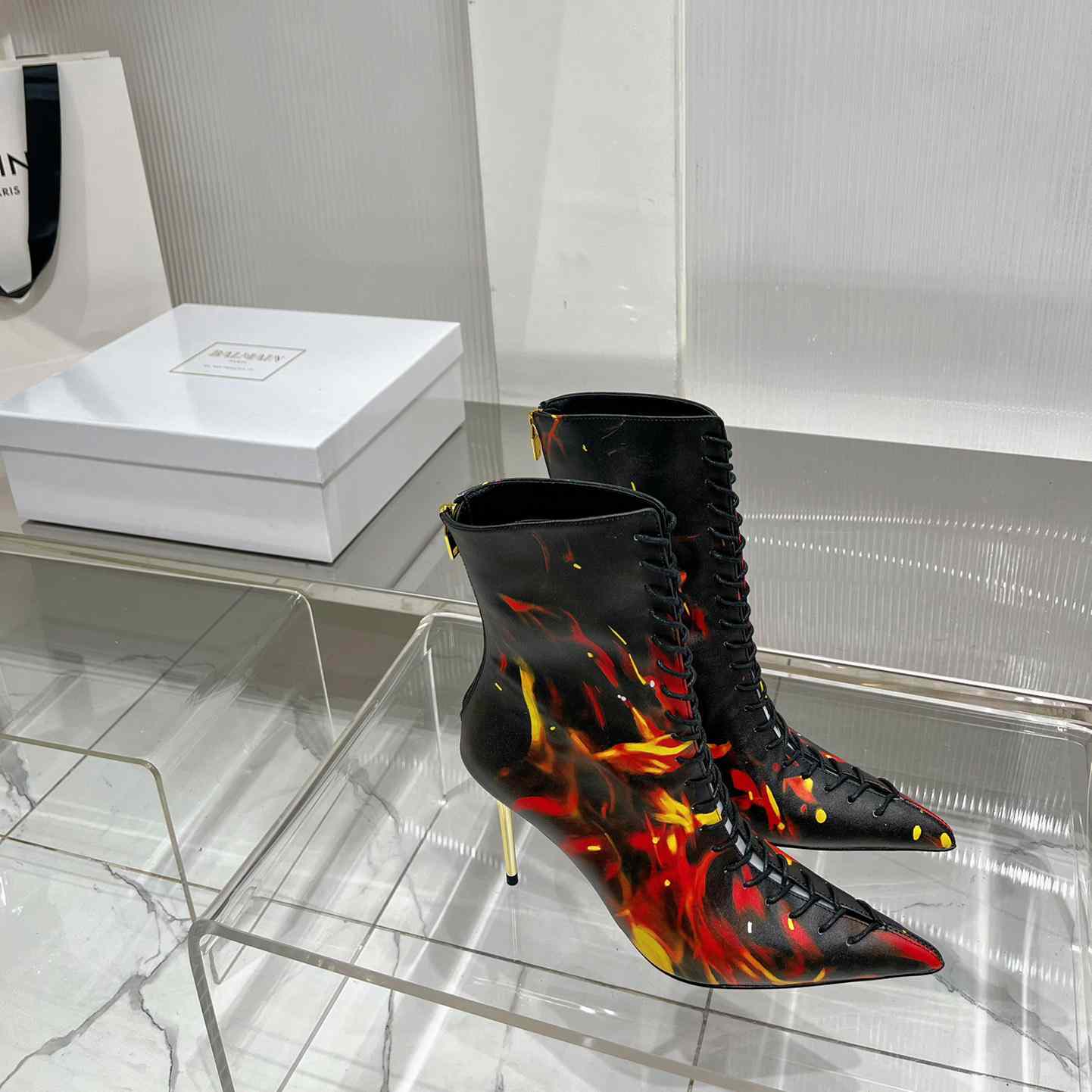 Balmain Uria Ankle Boots In Fire Print Leather - 