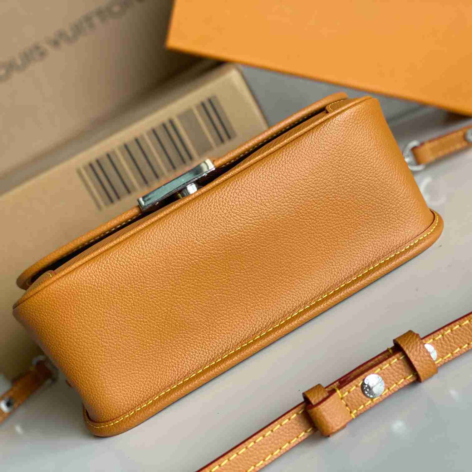 Louis Vuitton Buci    M59459 - 