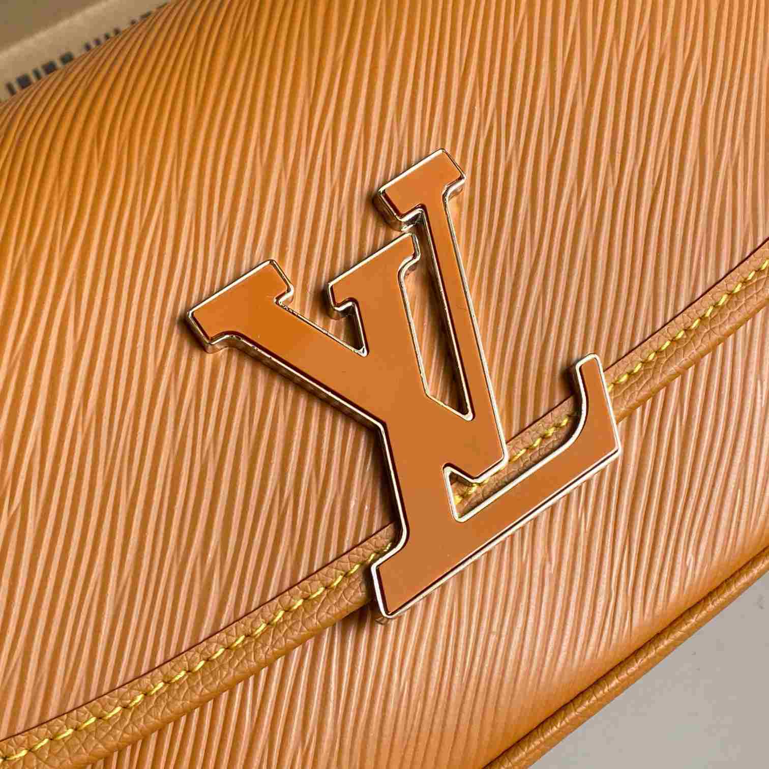 Louis Vuitton Buci    M59459 - 