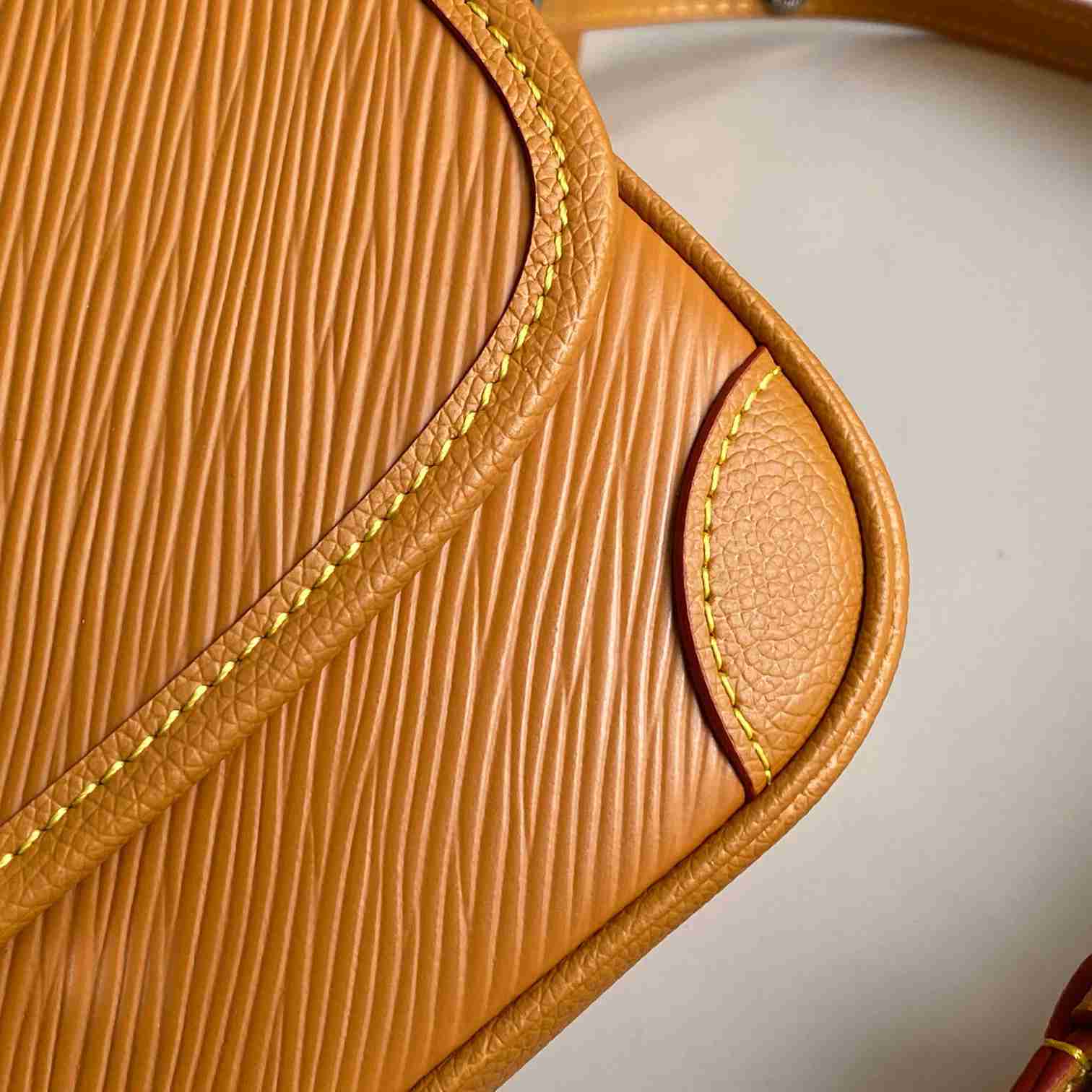 Louis Vuitton Buci    M59459 - 