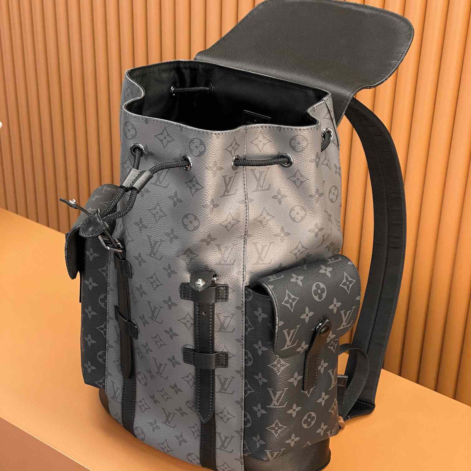 Louis Vuitton Christopher MM (38x44x21cm)     M45419 - 