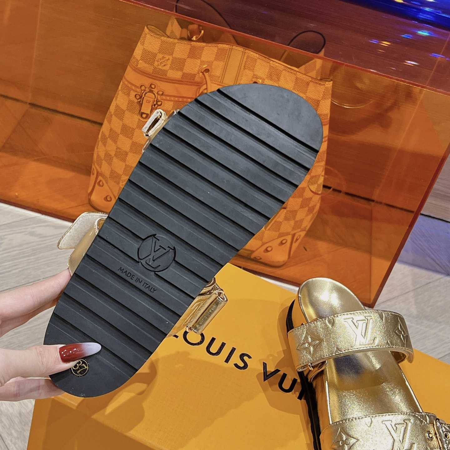 Louis Vuitton Bom Dia Flat Comfort Mules    - 