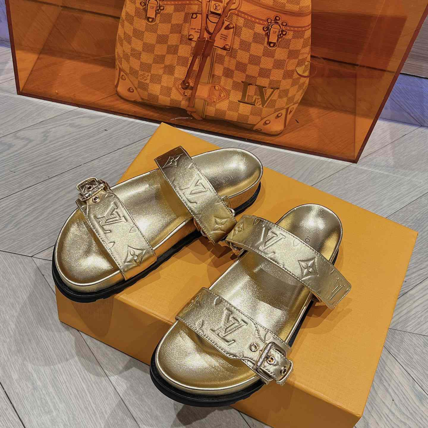 Louis Vuitton Bom Dia Flat Comfort Mules    - 