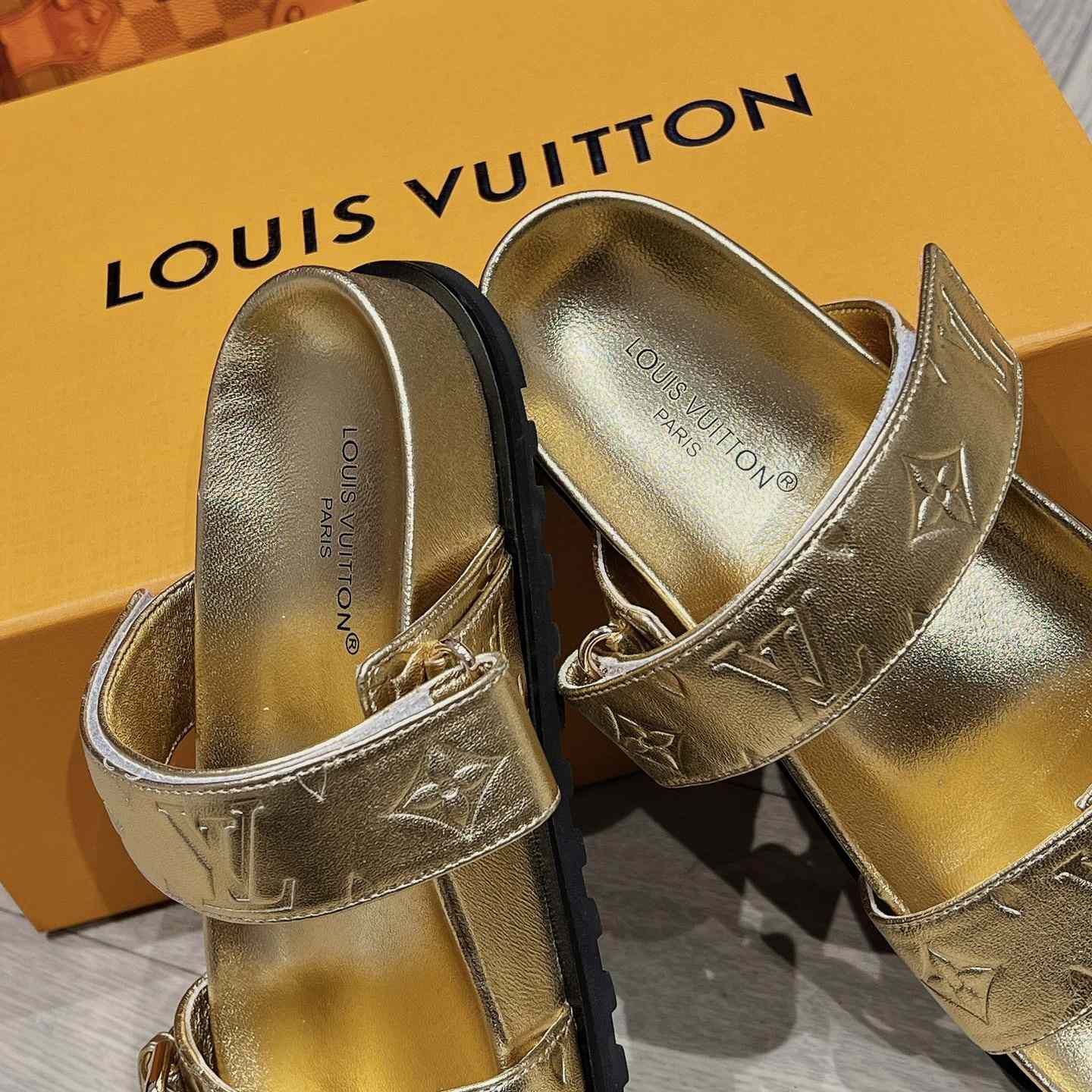 Louis Vuitton Bom Dia Flat Comfort Mules    - 