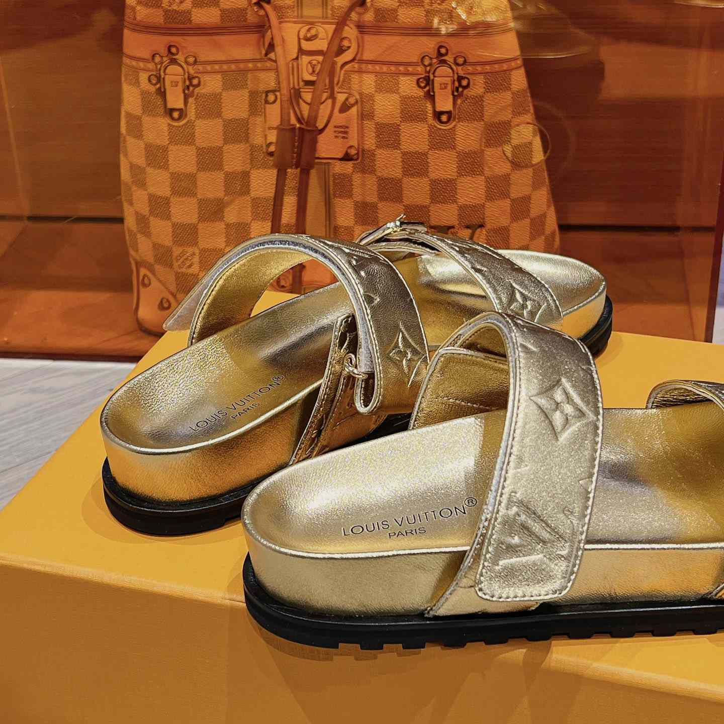 Louis Vuitton Bom Dia Flat Comfort Mules    - 