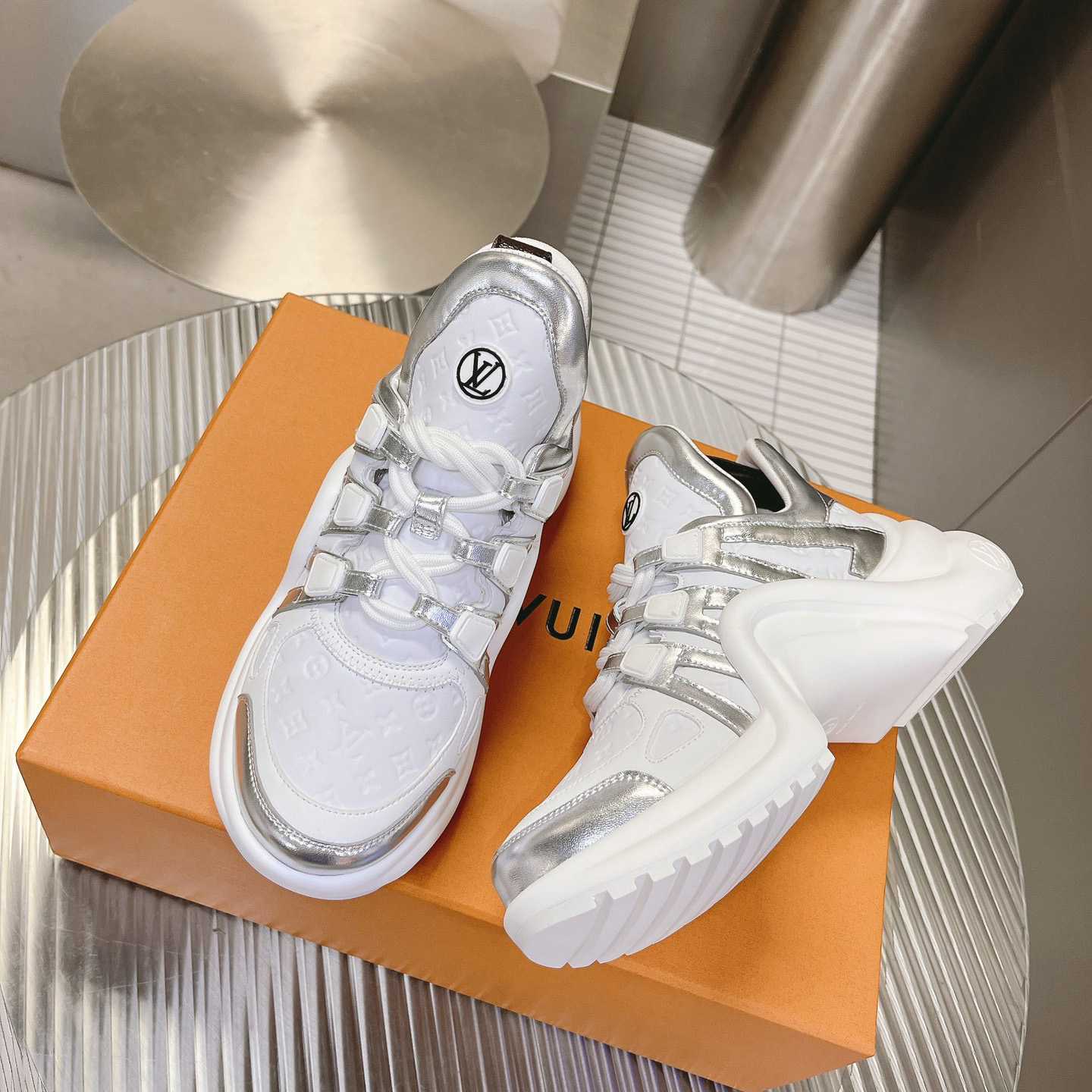 Louis Vuitton LV Archlight Sneaker     1ABVFN - 