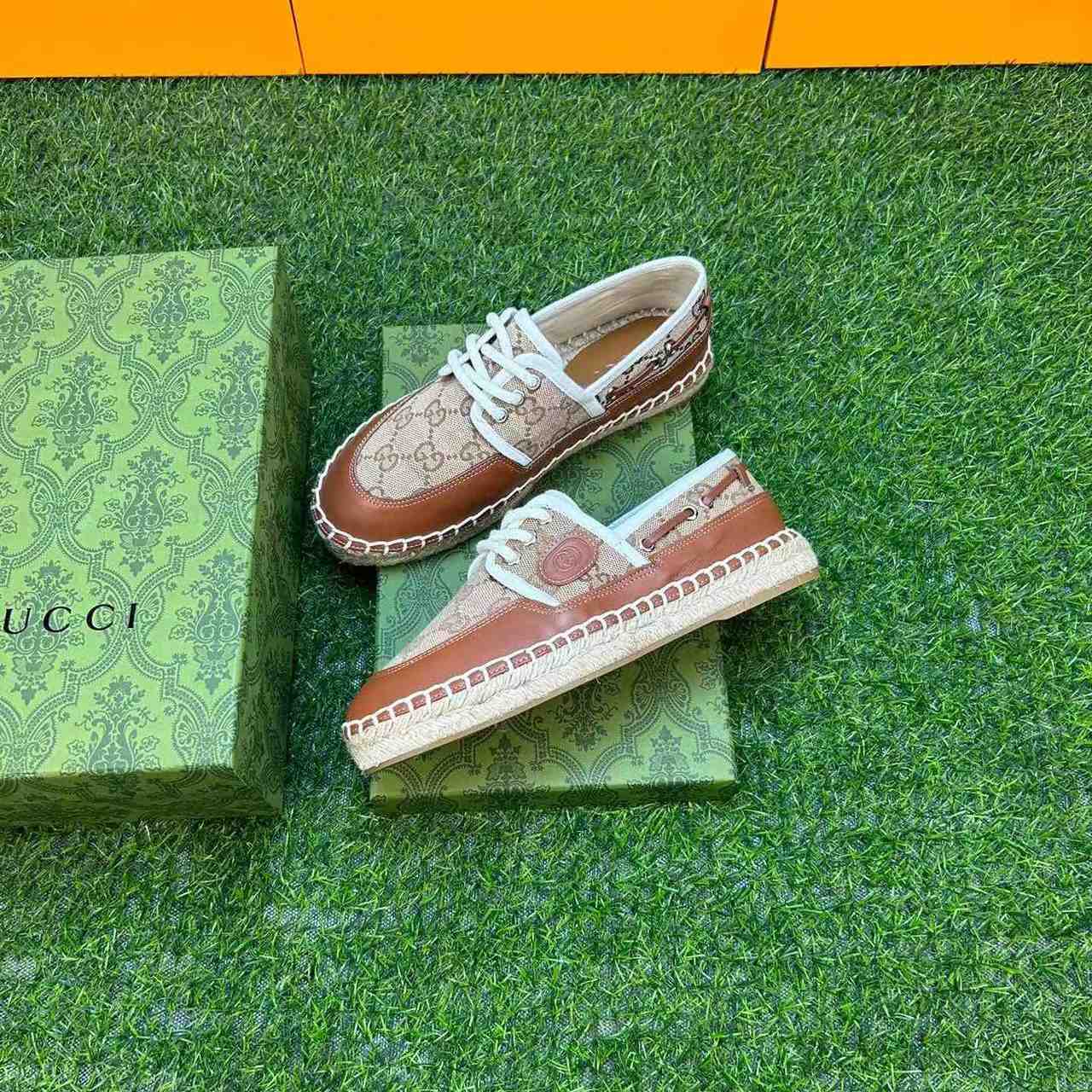 Gucci Lace-up GG Shoe - 