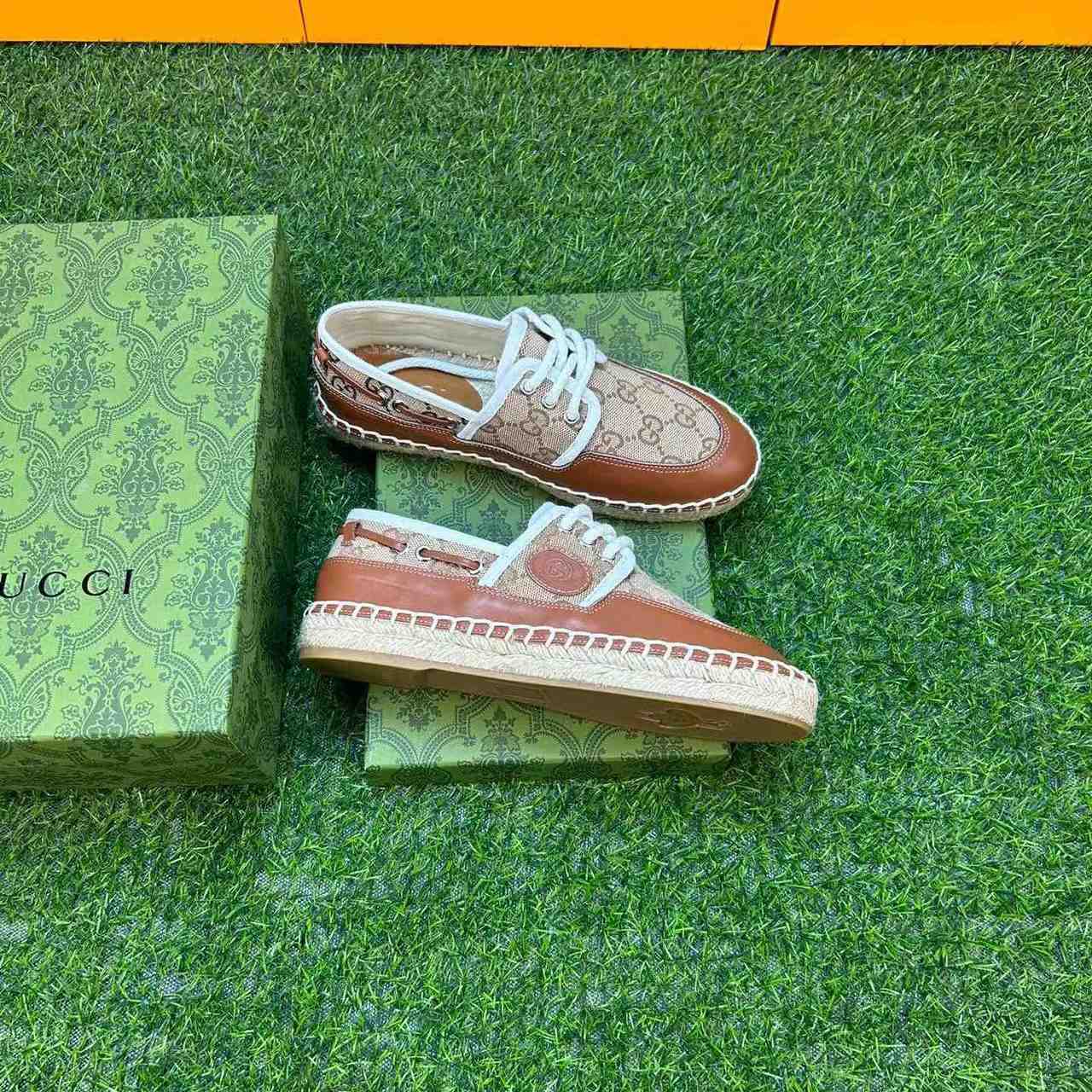 Gucci Lace-up GG Shoe - 