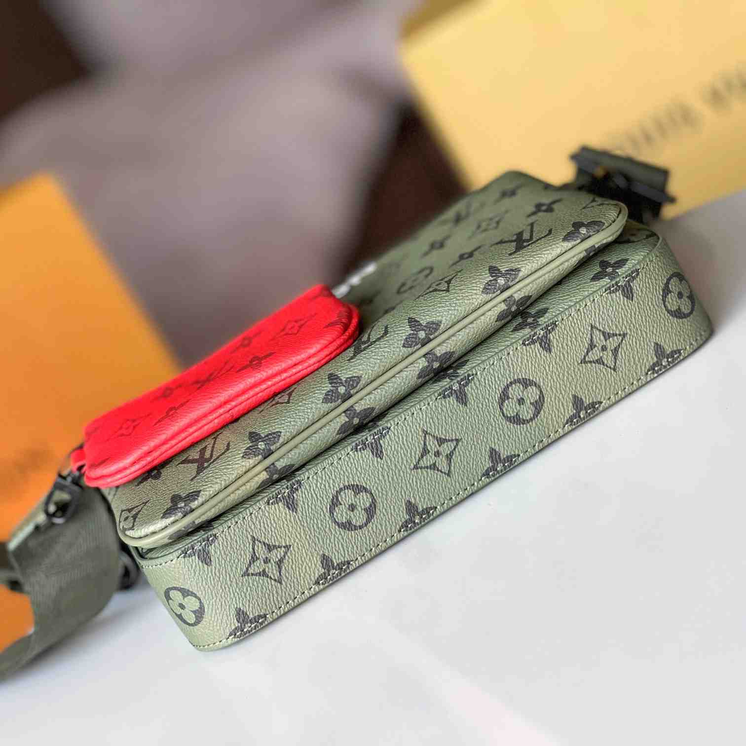 Louis Vuitton Trio Messenger   M23783 - 