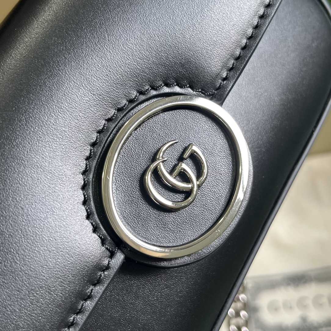 Gucci Petite GG Super Mini Bag (10x 18.5x 4cm) - 