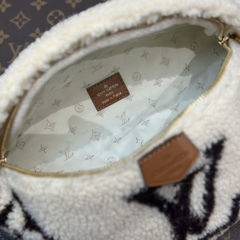 Louis Vuitton LV SKI Bumbag   M23715 - 
