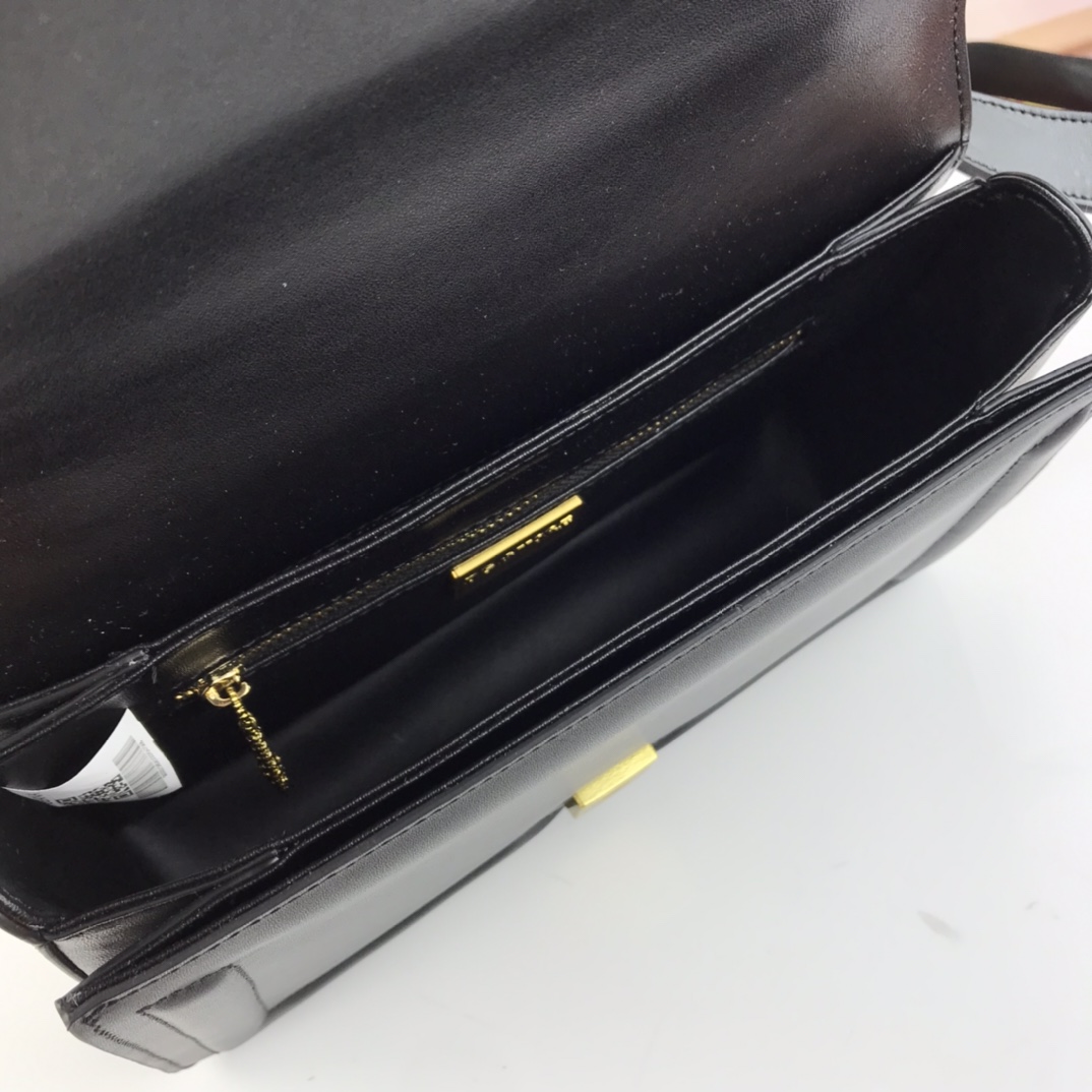 Dolce & Gabbana Small Dg Amore Bag  (27*18*8cm) - 