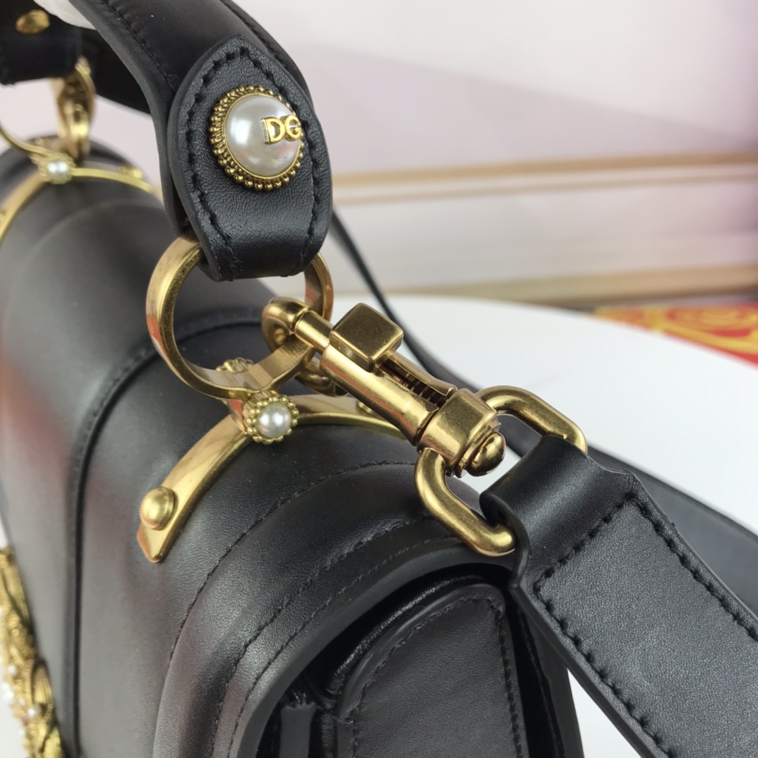 Dolce & Gabbana Small Dg Amore Bag  (27*18*8cm) - 
