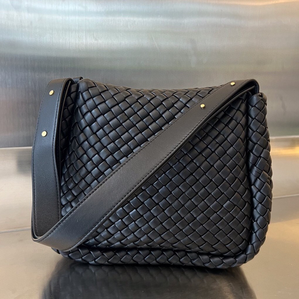 Bottega Veneta Small Cobble Shoulder Bag - 
