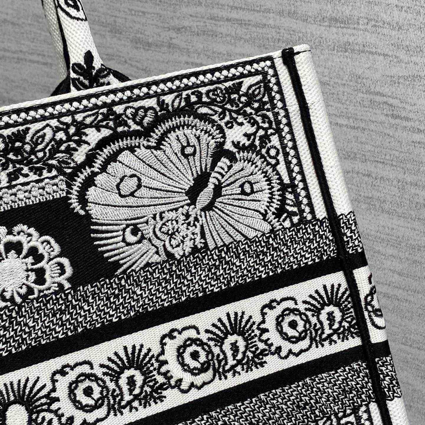 Dior Medium Dior Book Tote - 