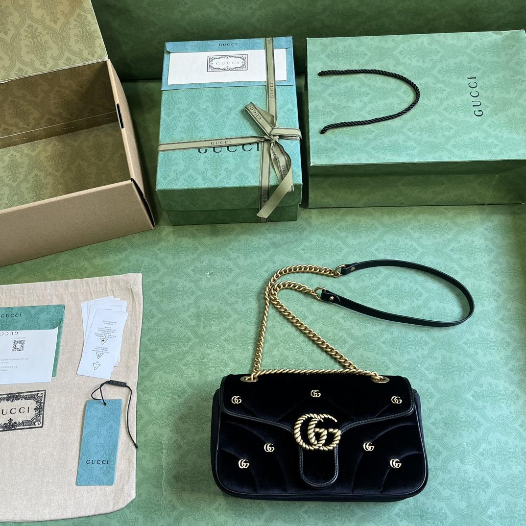 Gucci GG Marmont Small Shoulder Bag - 