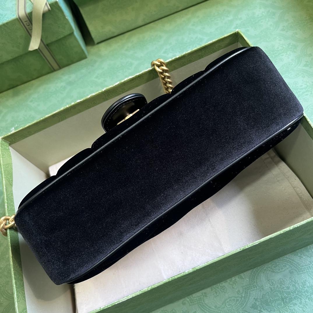 Gucci GG Marmont Small Shoulder Bag - 