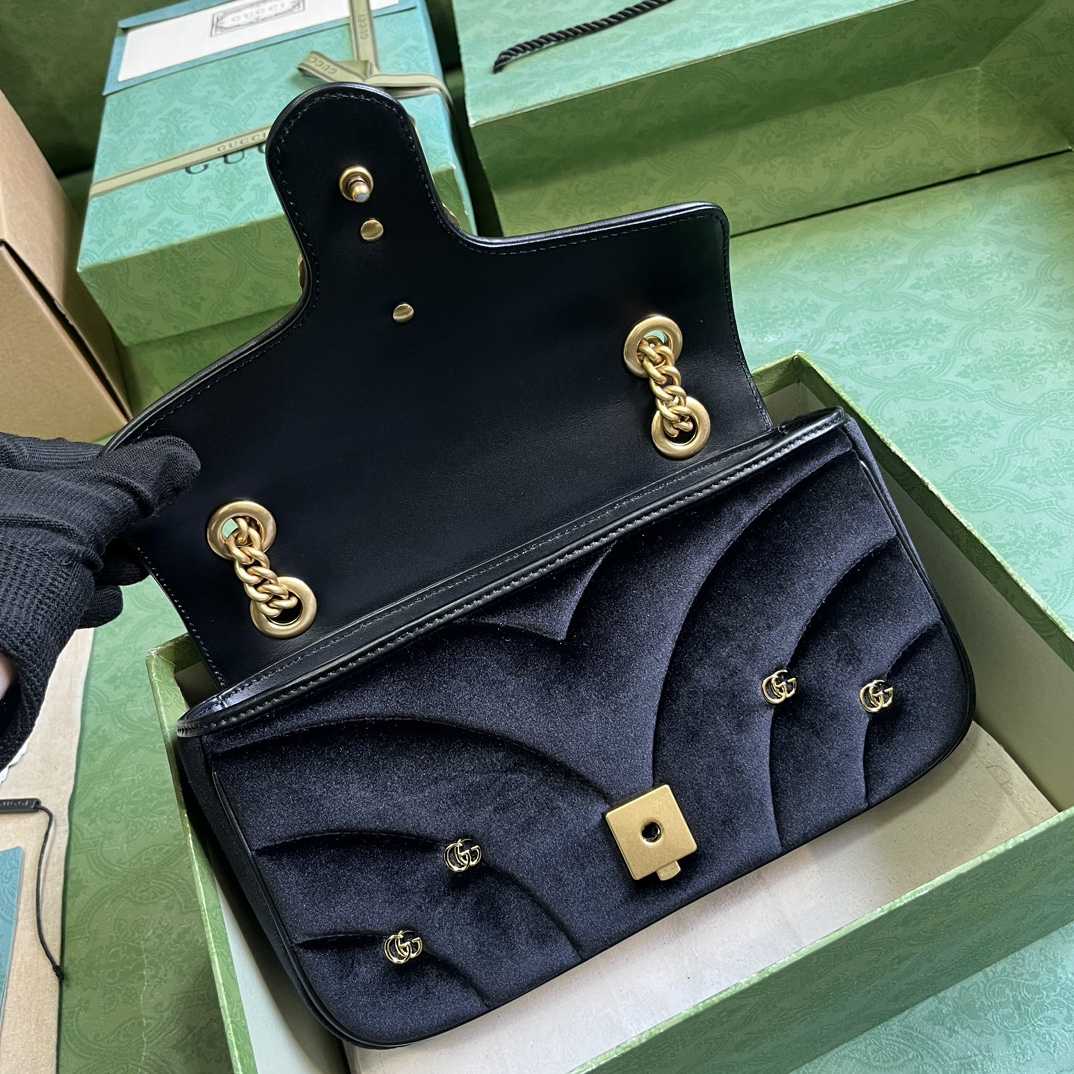 Gucci GG Marmont Small Shoulder Bag - 