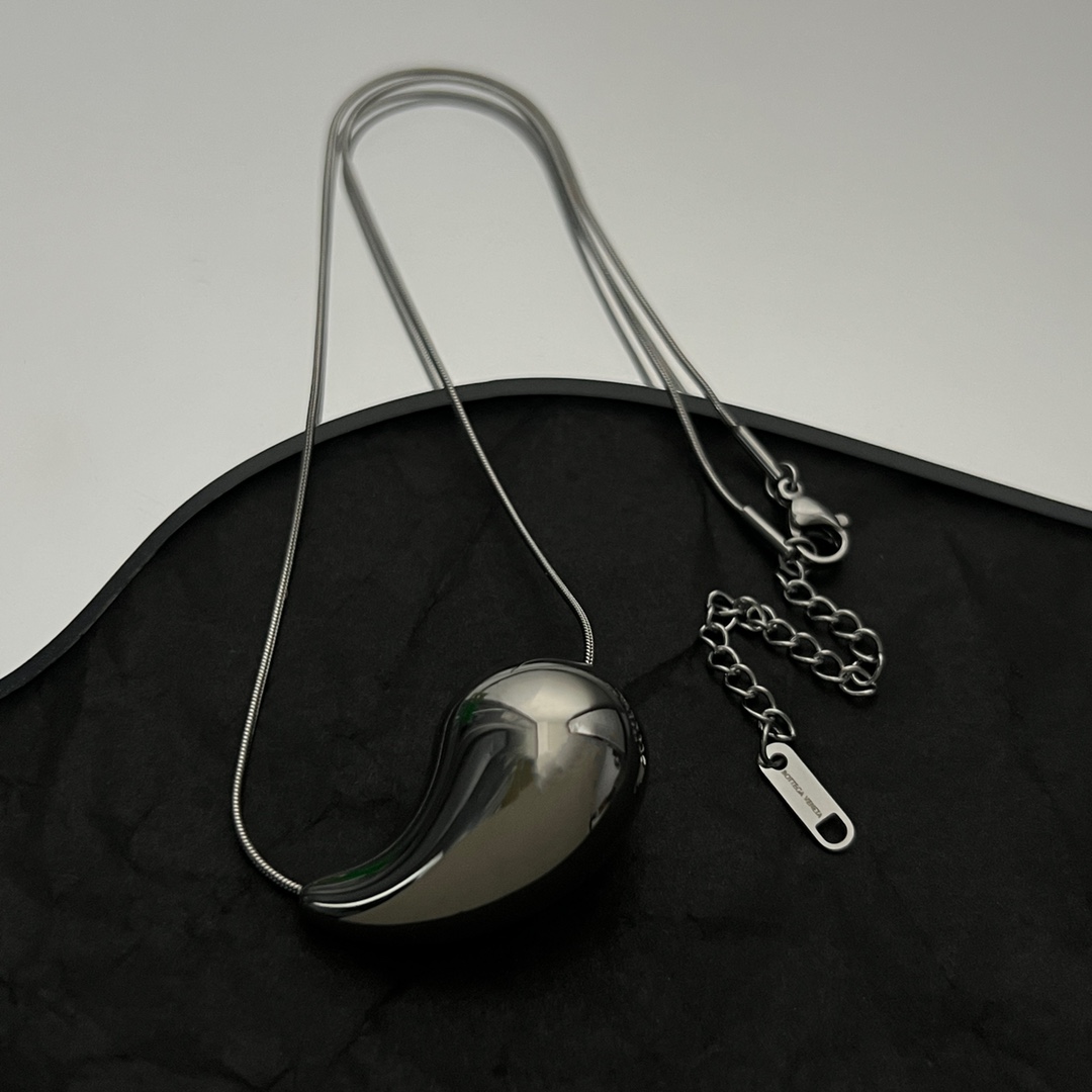 Bottega Veneta Drop Pendant Necklace - 