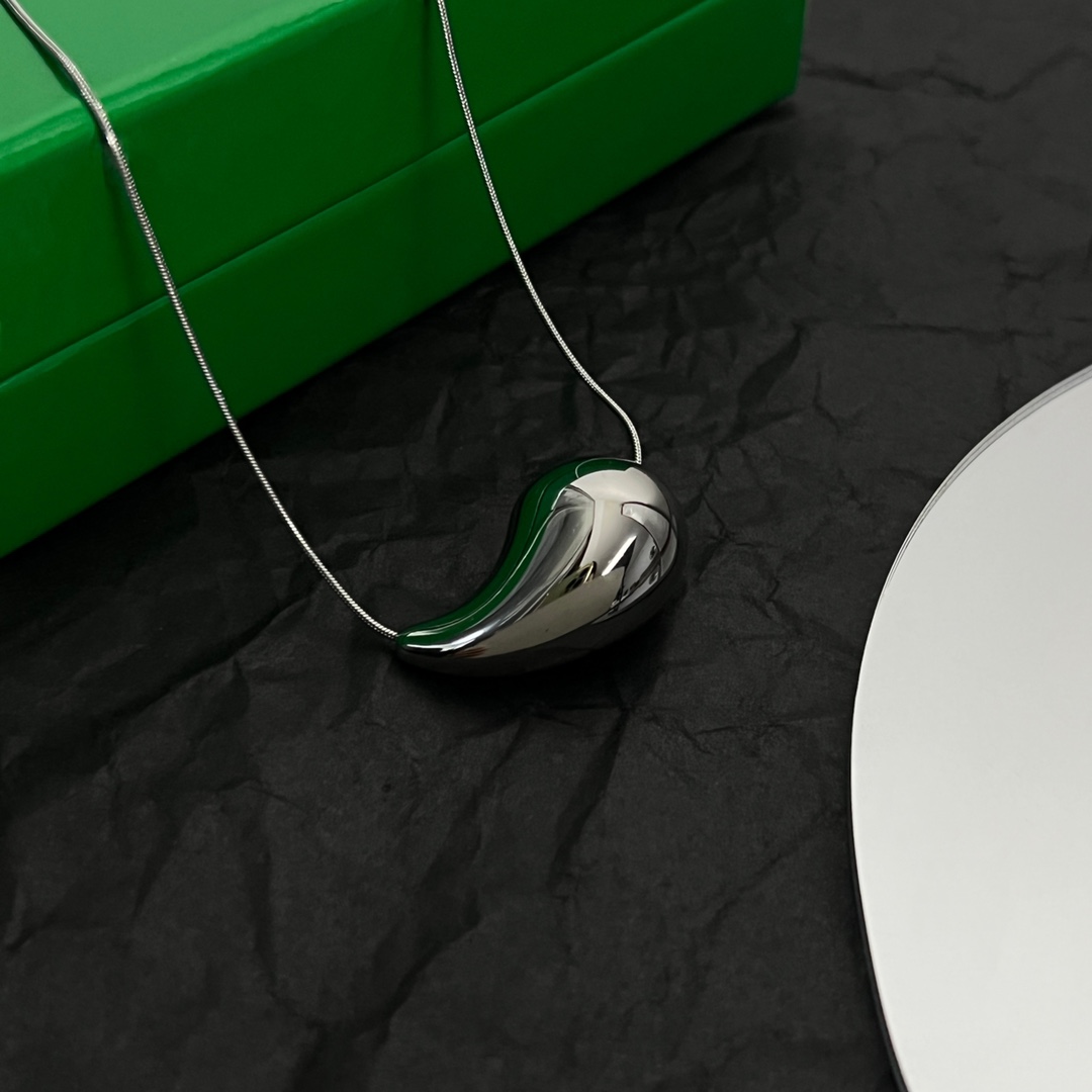 Bottega Veneta Drop Pendant Necklace - 