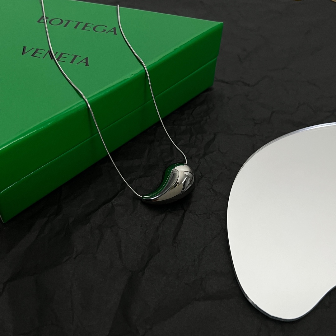 Bottega Veneta Drop Pendant Necklace - 